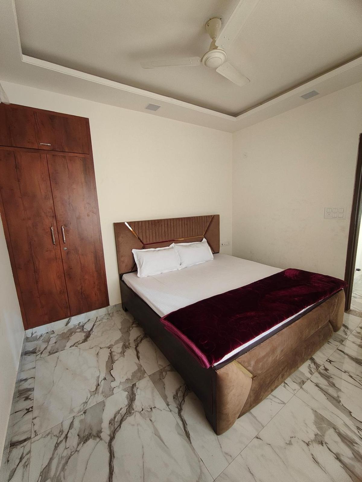 Apartment Pinkcity Pransh Heights *