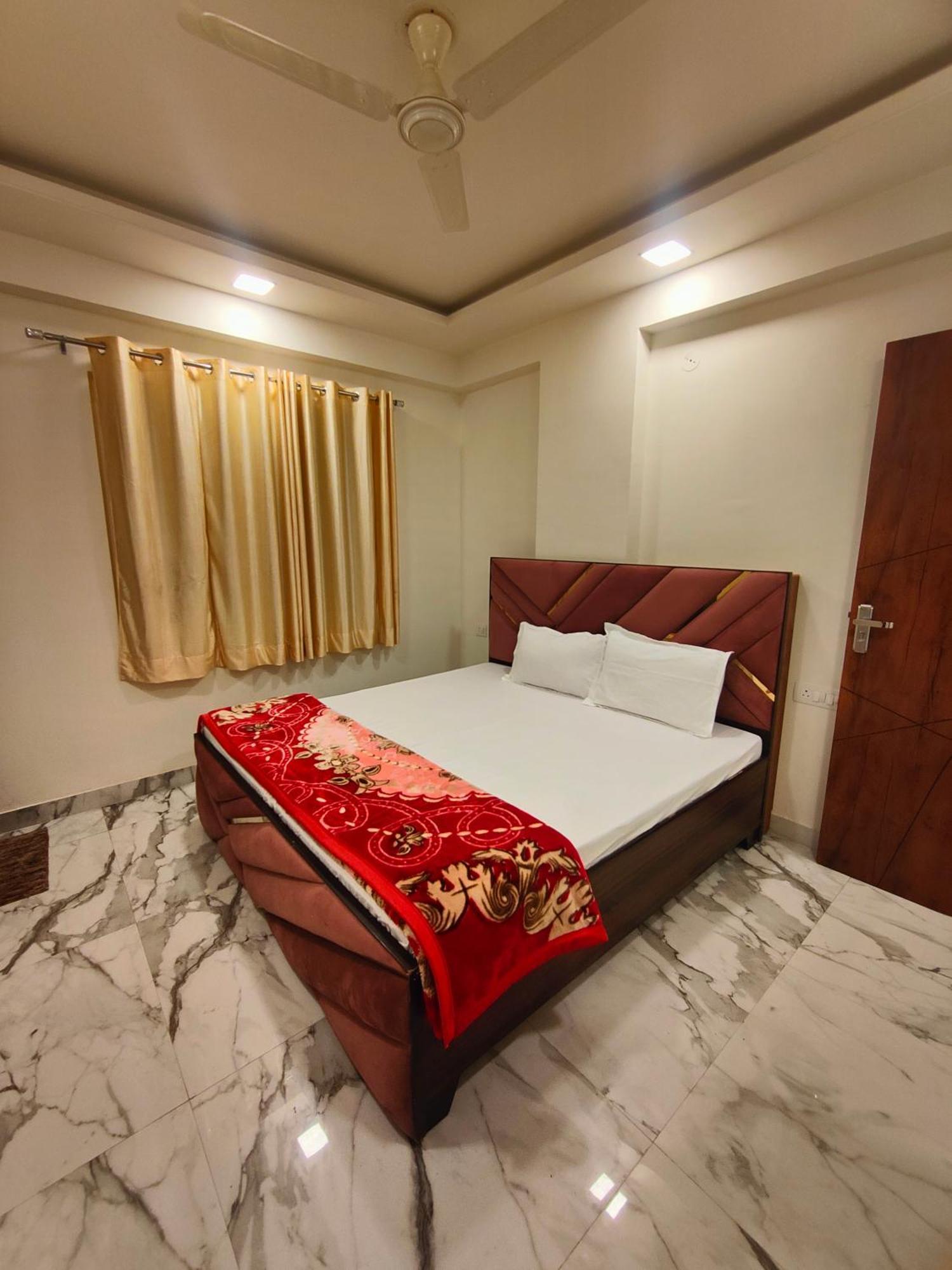 Apartment Pinkcity Pransh Heights