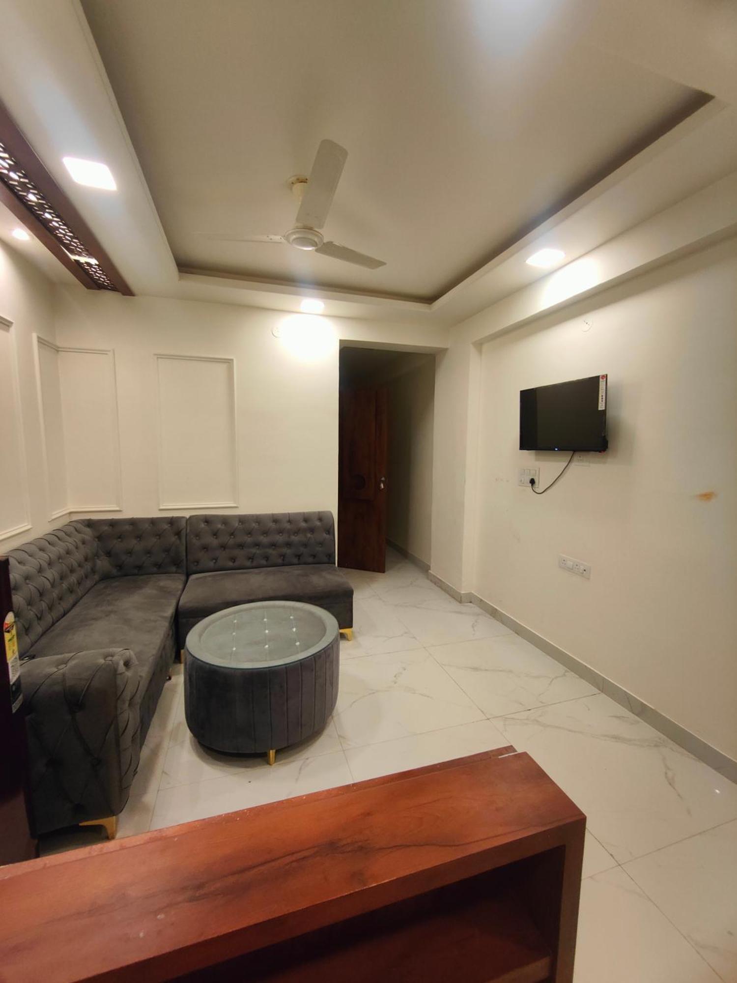 Apartment Pinkcity Pransh Heights